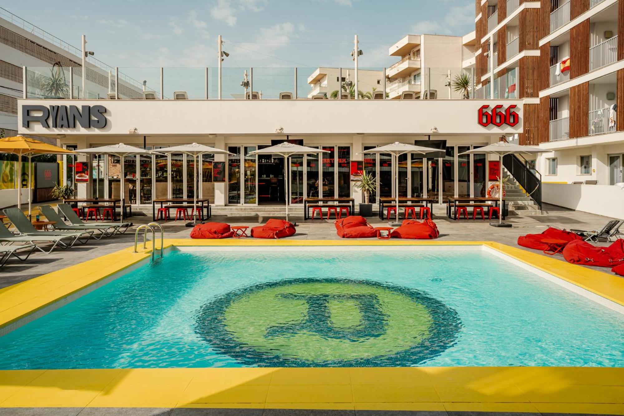 Ryans Ibiza Apartments - Only Adults Esterno foto