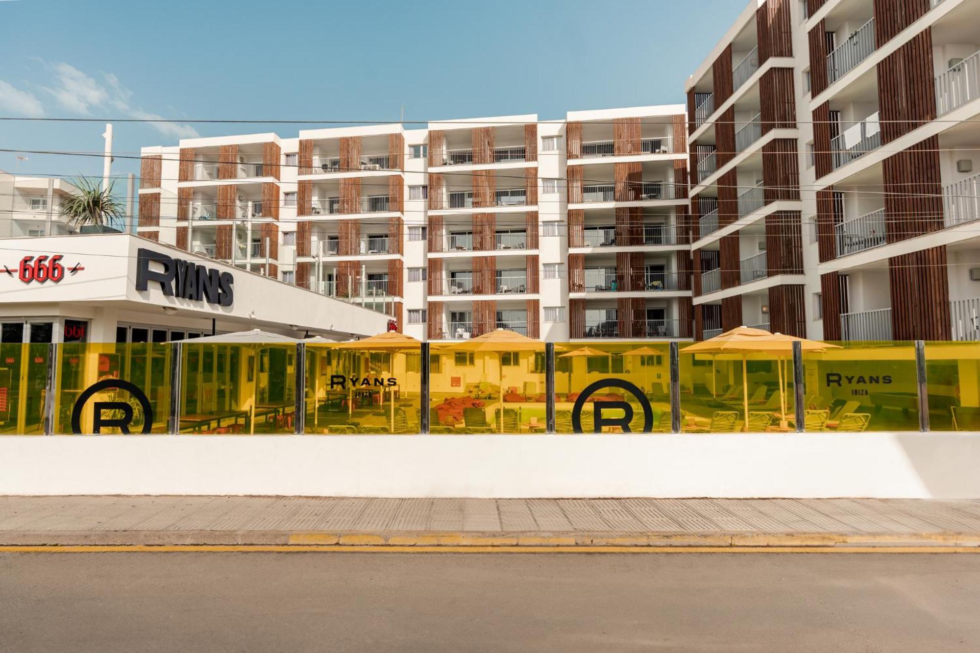 Ryans Ibiza Apartments - Only Adults Esterno foto
